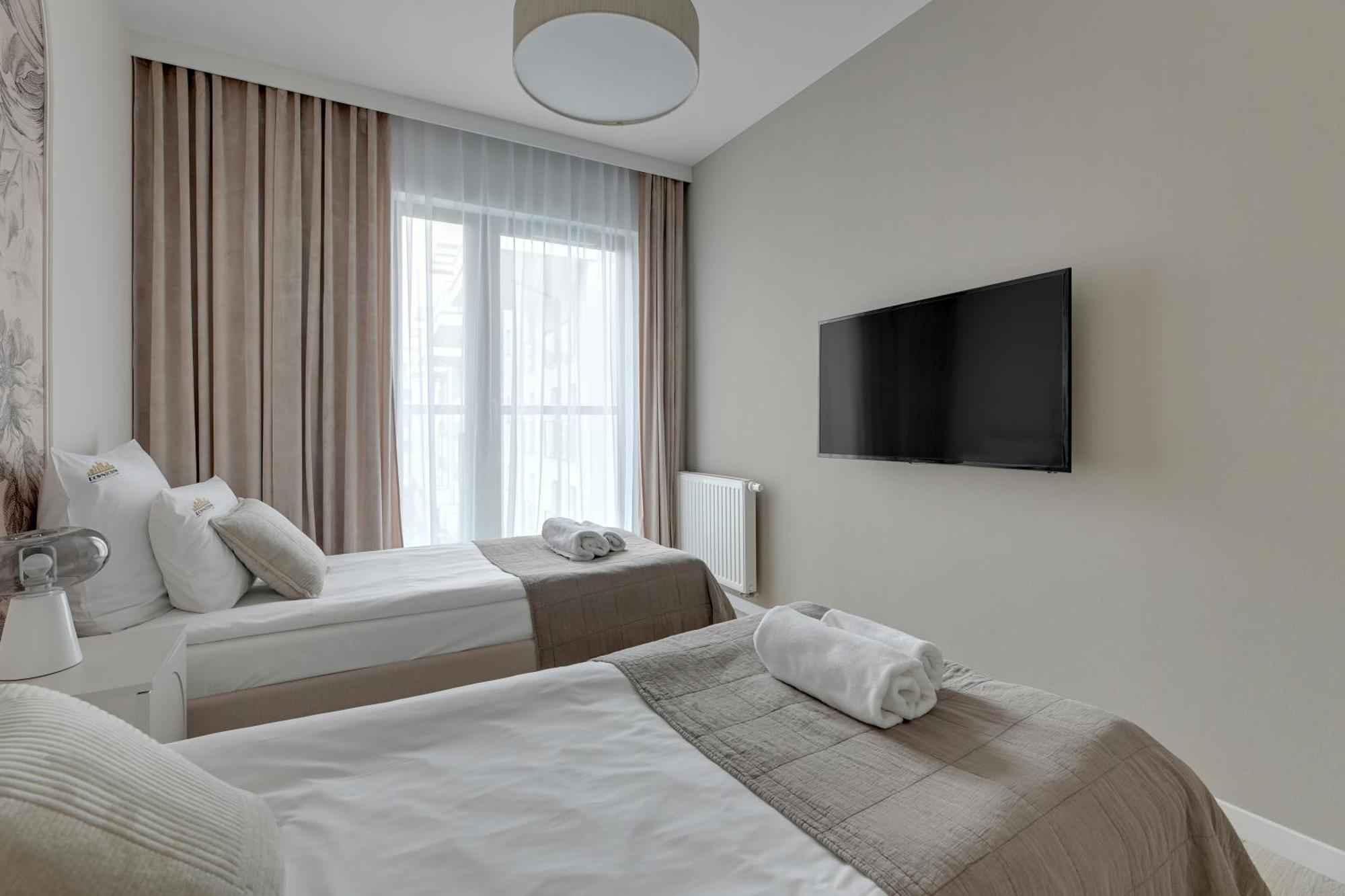 Waterlane Riverside - Spa, Pool, Gym & Parking By Downtown Apartments Gdansk Room photo