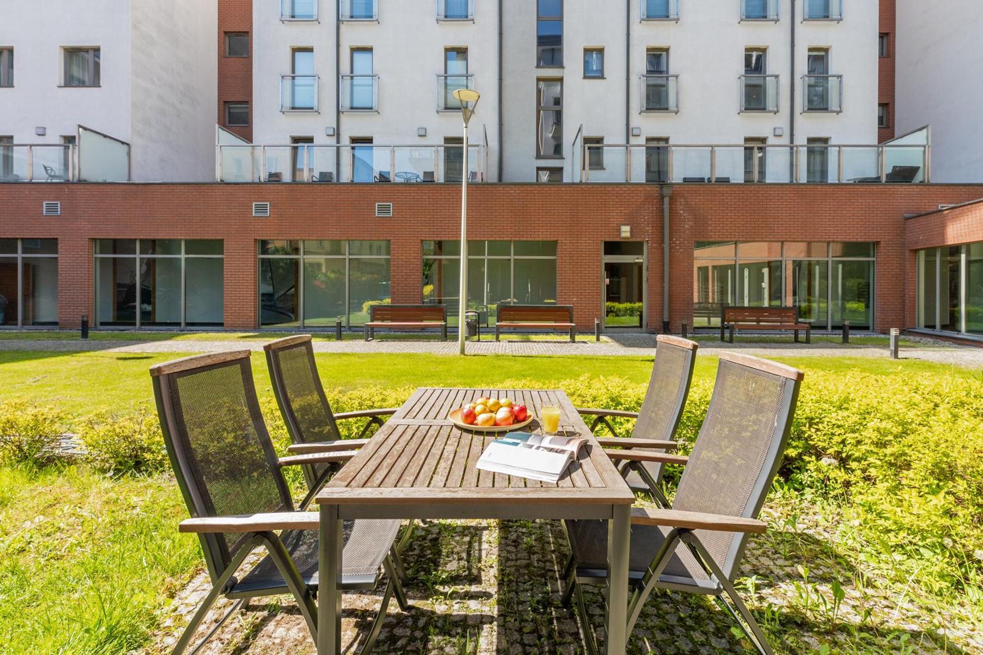 Waterlane Riverside - Spa, Pool, Gym & Parking By Downtown Apartments Gdansk Room photo